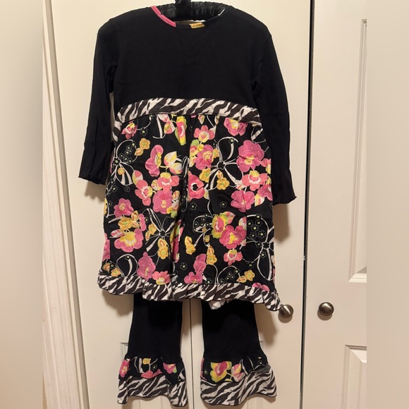 Ann Loren Other - Ann Loren Girls Black Floral Ruffle Shirt & Leggings Set Zebra Ribbon